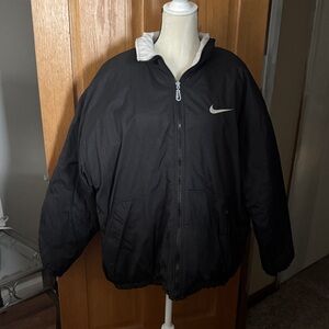 Vintage 90s reversible Nike Black and White puffer coat